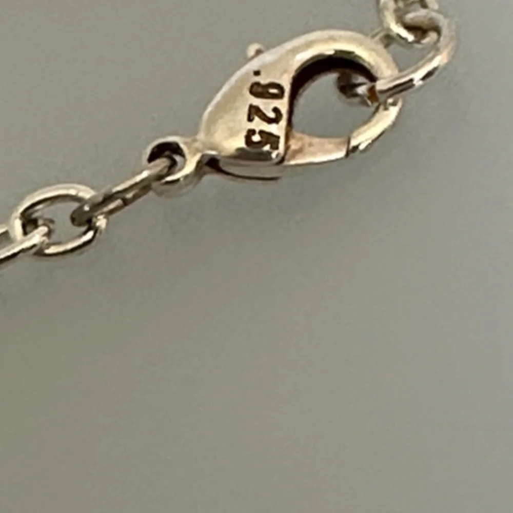 925 Sterling Silver this chic